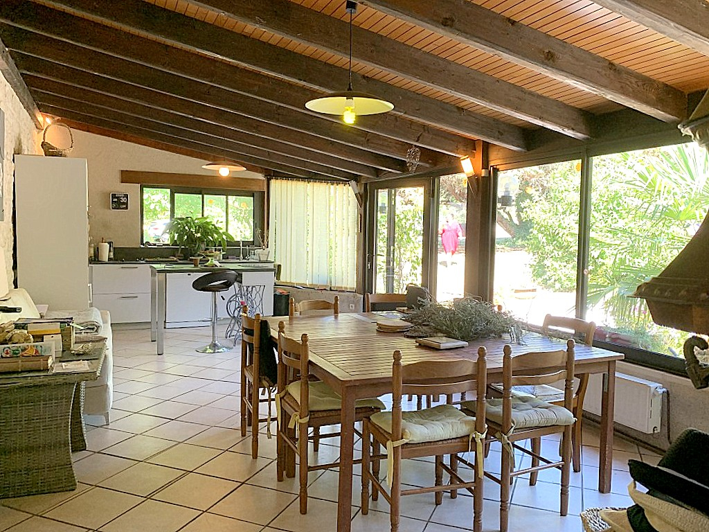 MONTCUQ 46800 Montcuq -Propriété de caractère 420 m², 11 chambres, piscine et espace bien-être sur 2,5 ha 5