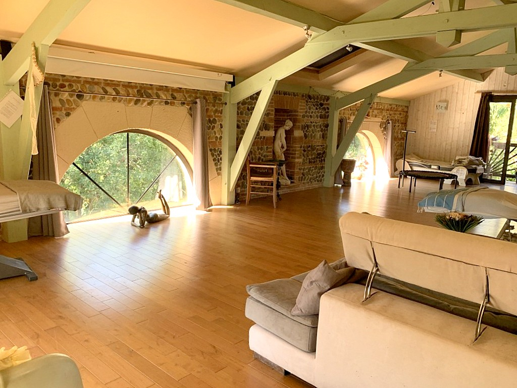 MONTCUQ 46800 Montcuq -Propriété de caractère 420 m², 11 chambres, piscine et espace bien-être sur 2,5 ha 9