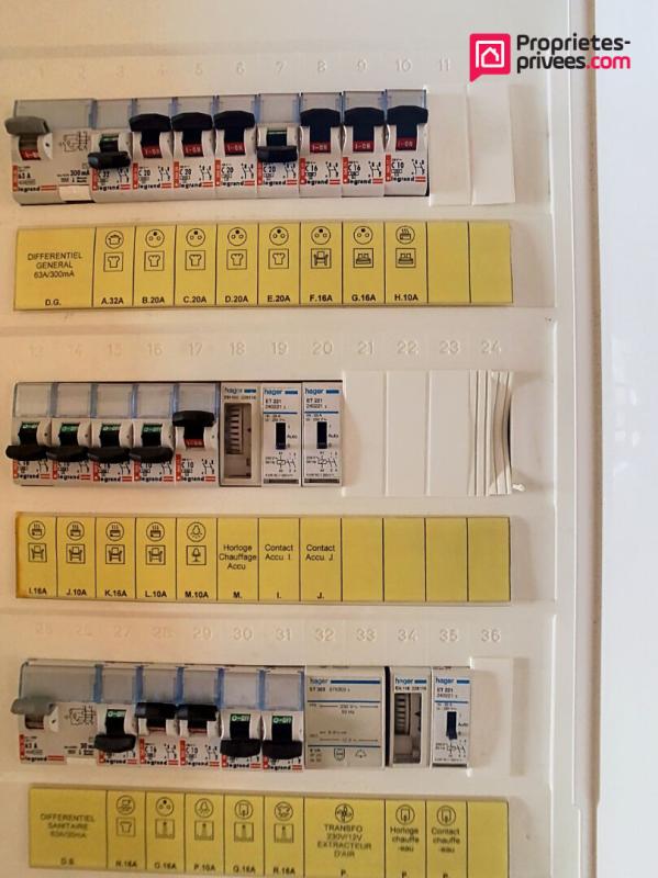 SUMENE Immeuble Sumene 6 pièce(s) 207 m2 15