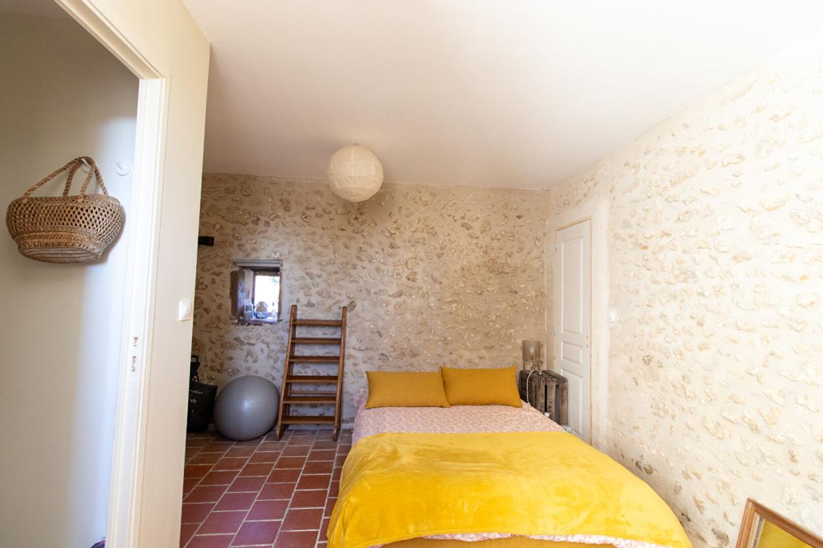 NEUVIC Charmante propriété en pierre, 254 m² à l'ouest de PERIGUEUX 24000 11