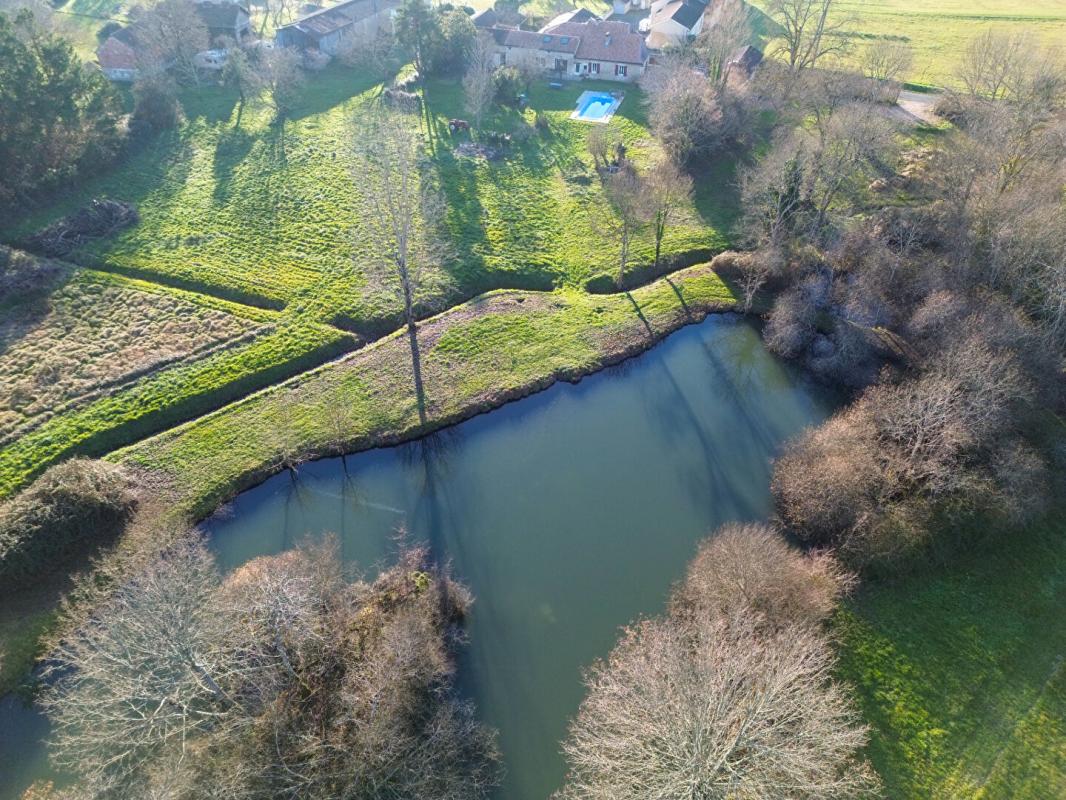 NEUVIC Charmante propriété en pierre, 254 m² à l'ouest de PERIGUEUX 24000 2