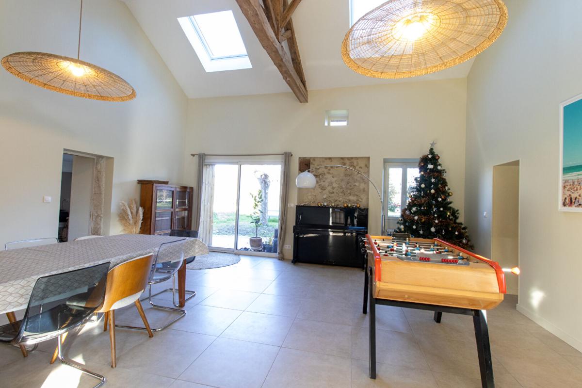 NEUVIC Charmante propriété en pierre, 254 m² à l'ouest de PERIGUEUX 24000 7