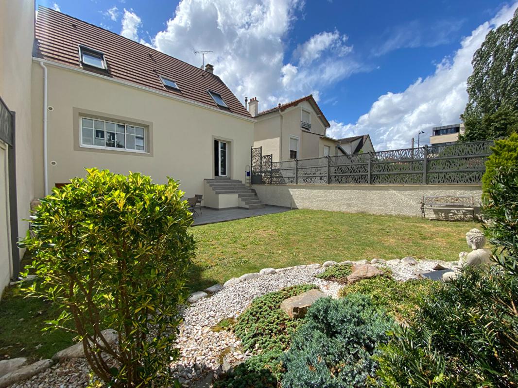 LE PLESSIS-ROBINSON LE PLESSIS ROBINSON - MAISON 5 CHAMBRES, JARDIN, SOUS-SOL TOTAL POMPE A CHALEUR - DPE A 1