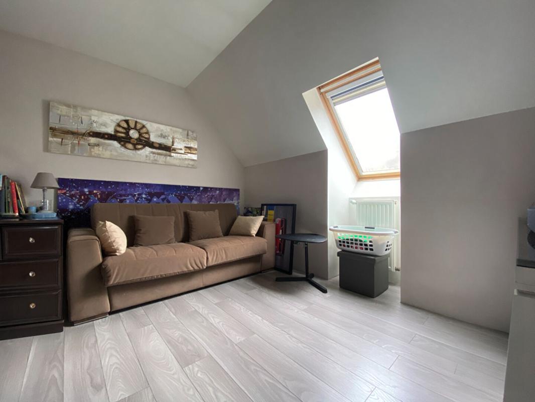 LE PLESSIS-ROBINSON LE PLESSIS ROBINSON - MAISON 5 CHAMBRES, JARDIN, SOUS-SOL TOTAL POMPE A CHALEUR - DPE A 13
