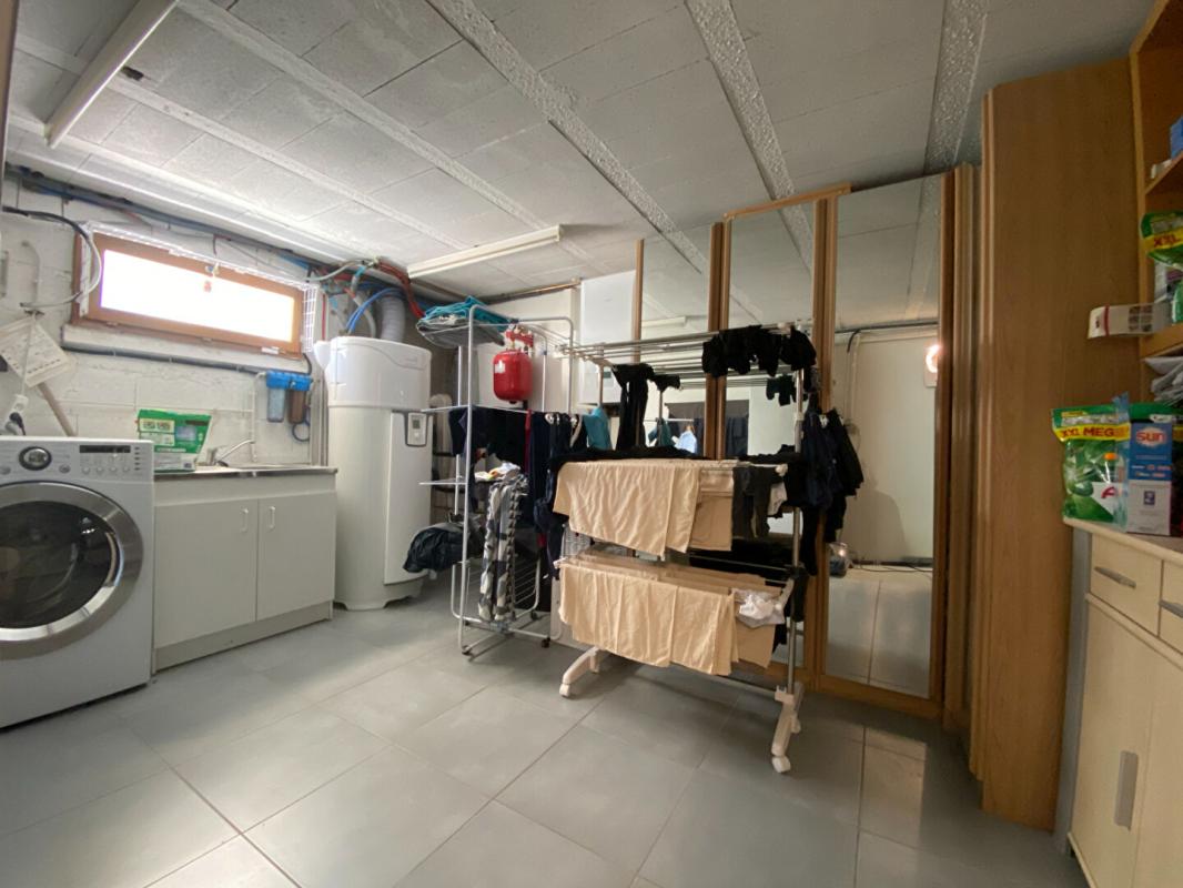 LE PLESSIS-ROBINSON LE PLESSIS ROBINSON - MAISON 5 CHAMBRES, JARDIN, SOUS-SOL TOTAL POMPE A CHALEUR - DPE A 16