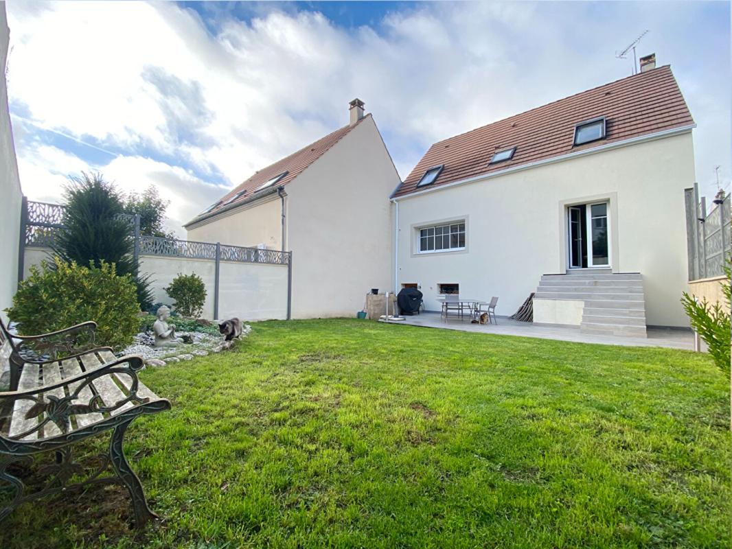 LE PLESSIS-ROBINSON LE PLESSIS ROBINSON - MAISON 5 CHAMBRES, JARDIN, SOUS-SOL TOTAL POMPE A CHALEUR - DPE A 2