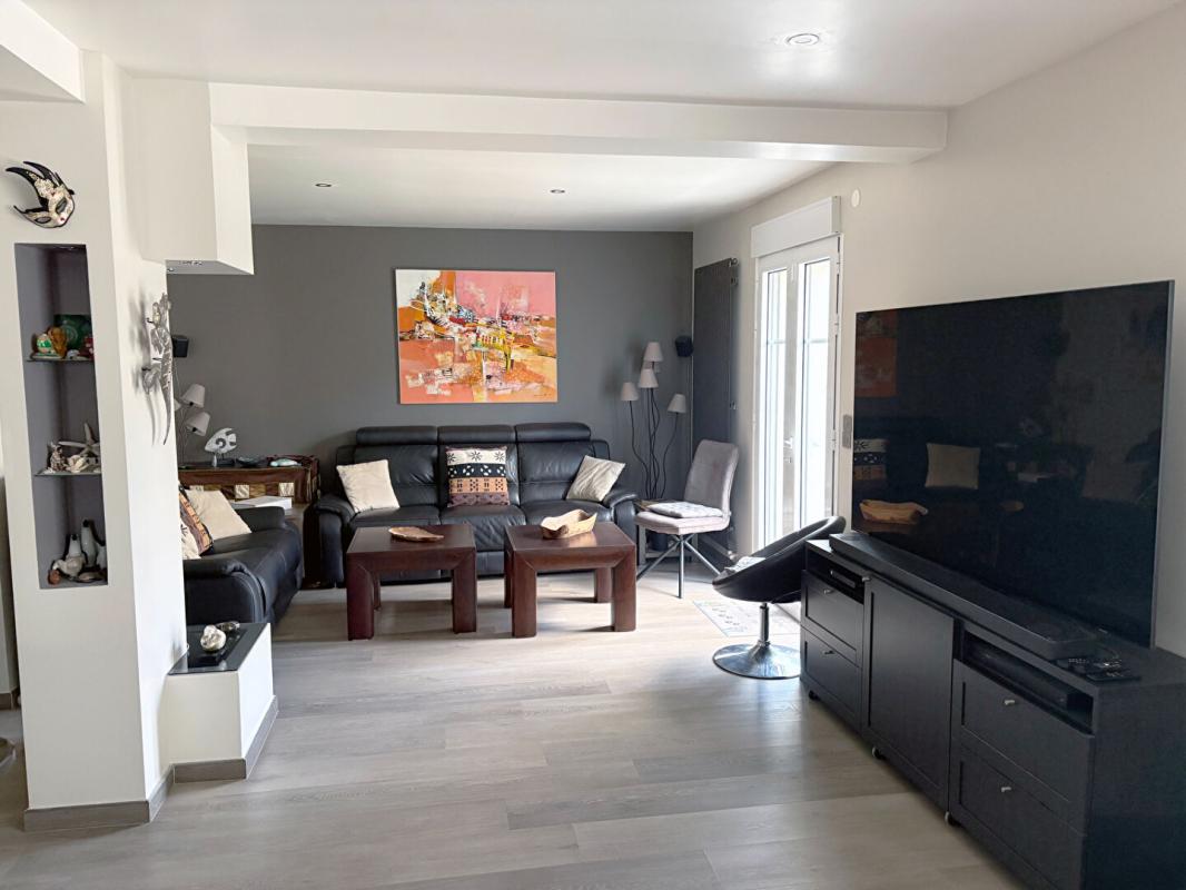 LE PLESSIS-ROBINSON LE PLESSIS ROBINSON - MAISON 5 CHAMBRES, JARDIN, SOUS-SOL TOTAL POMPE A CHALEUR - DPE A 4
