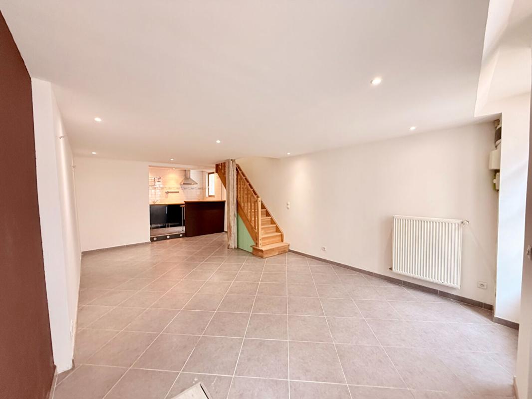 JOIGNY Maison de ville a Joigny 4 pièce(s) 82 m2 1