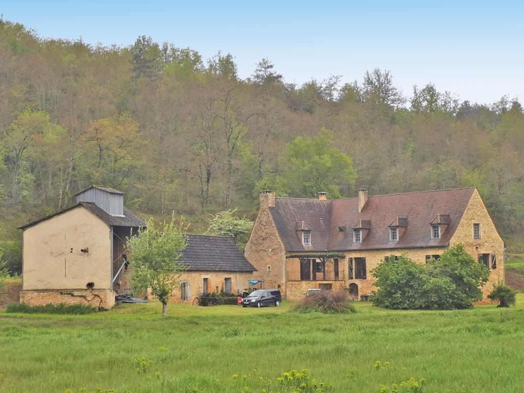SAINT-GENIES Propriété St Genies 5 pièce(s) 160 m2 7