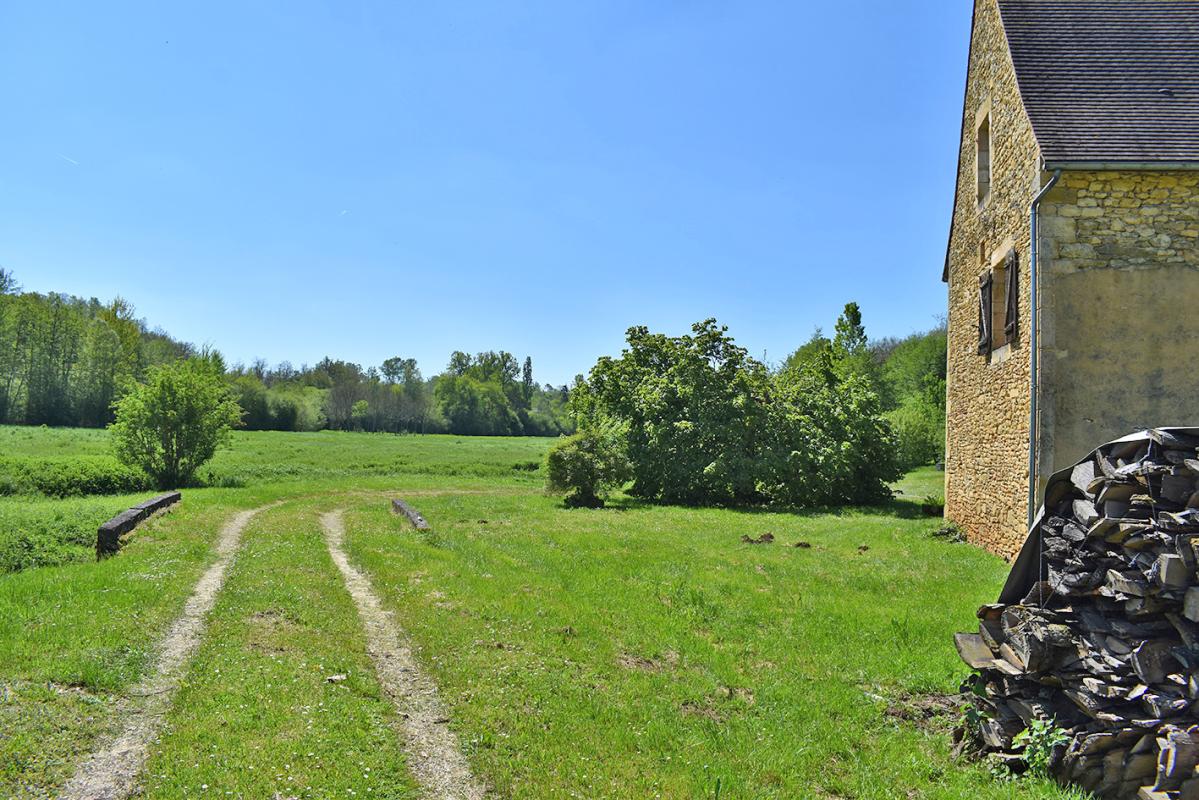 SAINT-GENIES Propriété St Genies 5 pièce(s) 160 m2 8