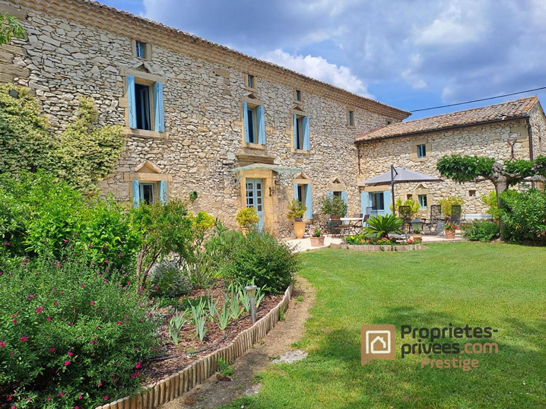 UZES Mas restauré proche Uzès 1