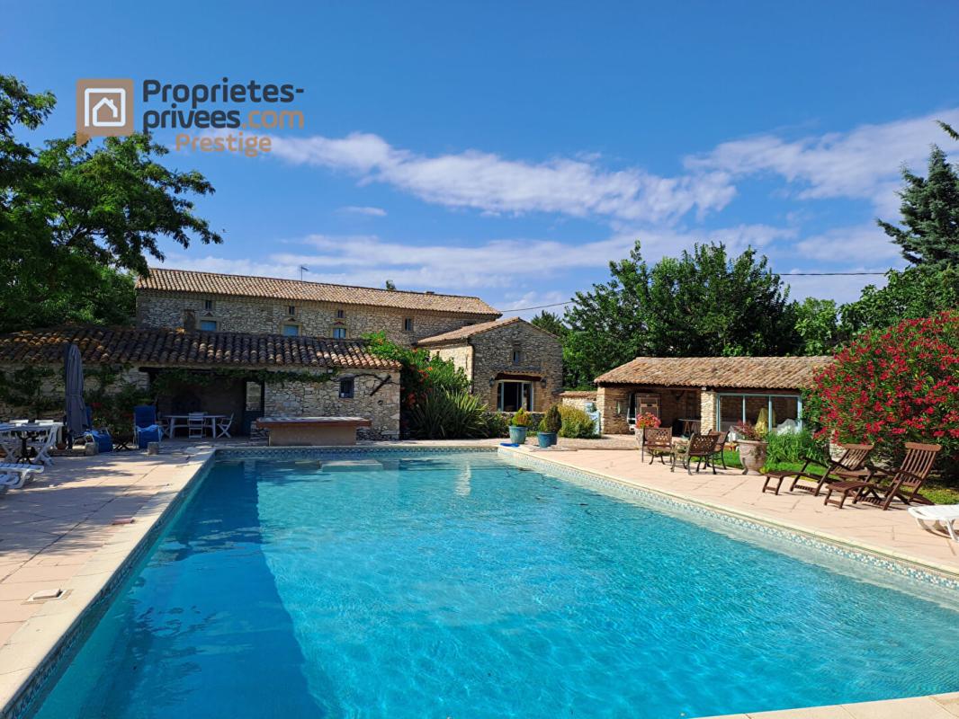 UZES Mas restauré proche Uzès 10