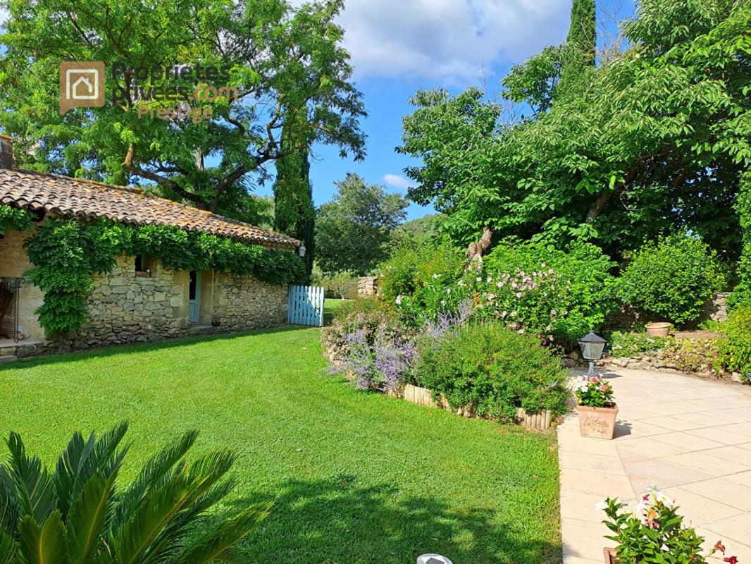 UZES Mas restauré proche Uzès 12