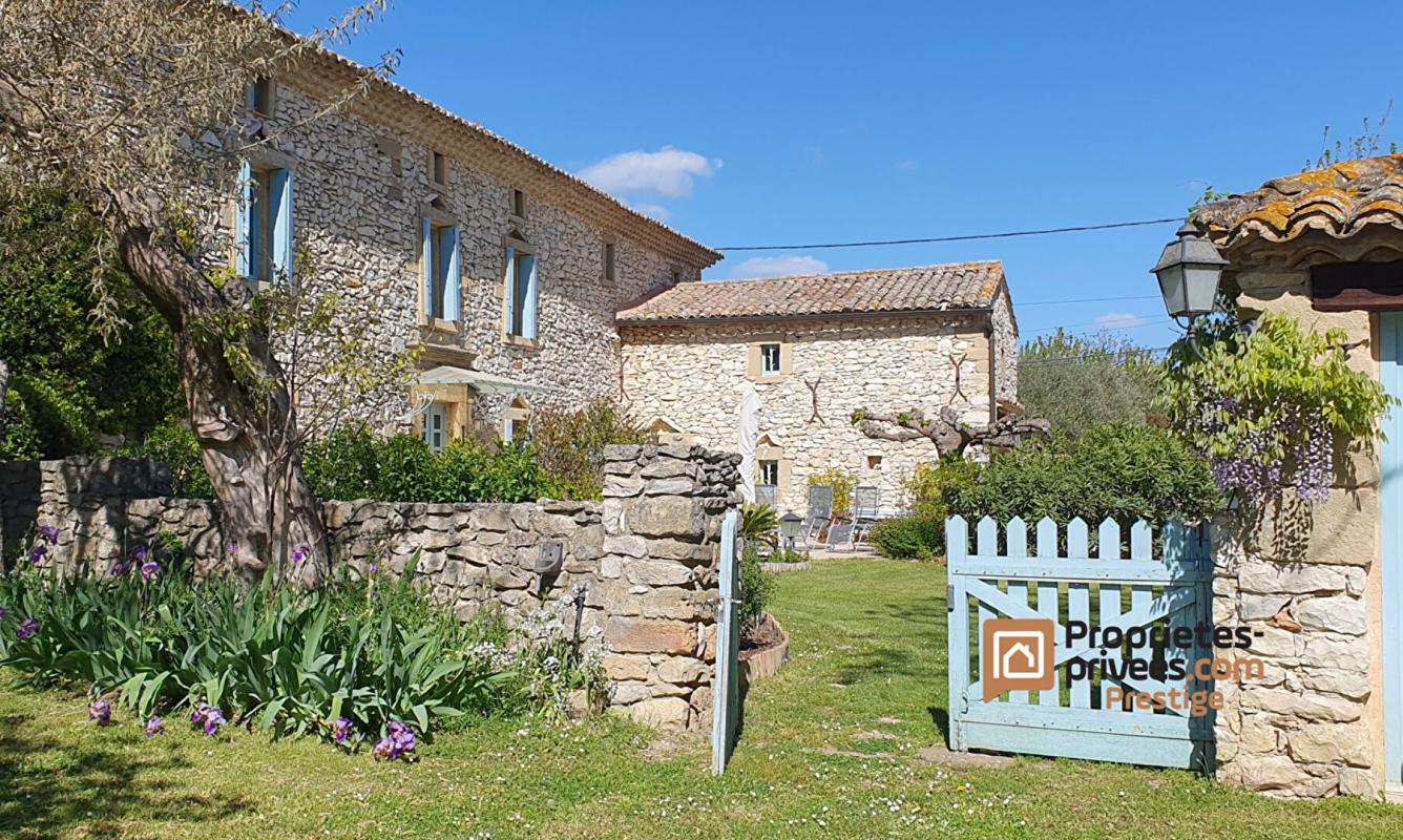 UZES Mas restauré proche Uzès 15