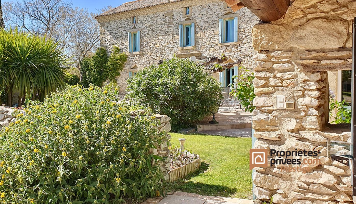 UZES Mas restauré proche Uzès 18