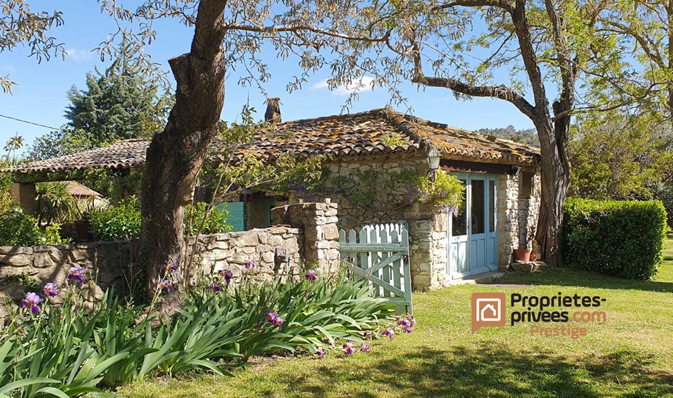 UZES Mas restauré proche Uzès 3