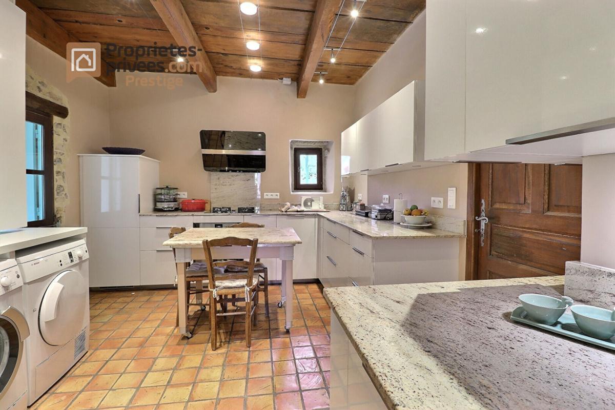 UZES Mas restauré proche Uzès 7