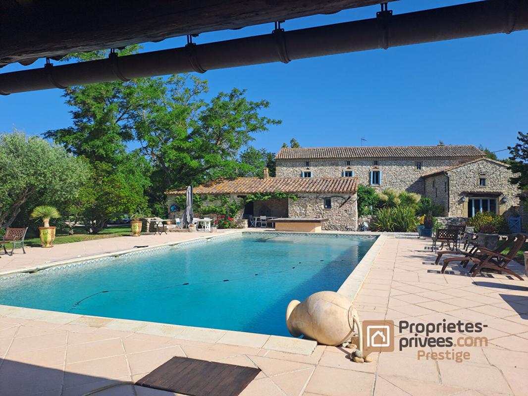 UZES Mas restauré proche Uzès 8