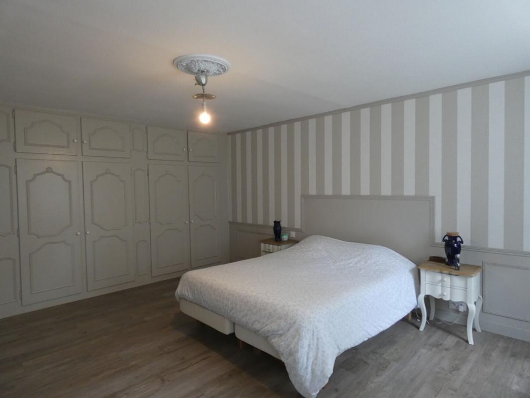 VILLEBAUDON En Basse Normandie : Manoir de 331m2 de 8 pièces sur plus de 6 hectares ! Belle rénovation ! 7