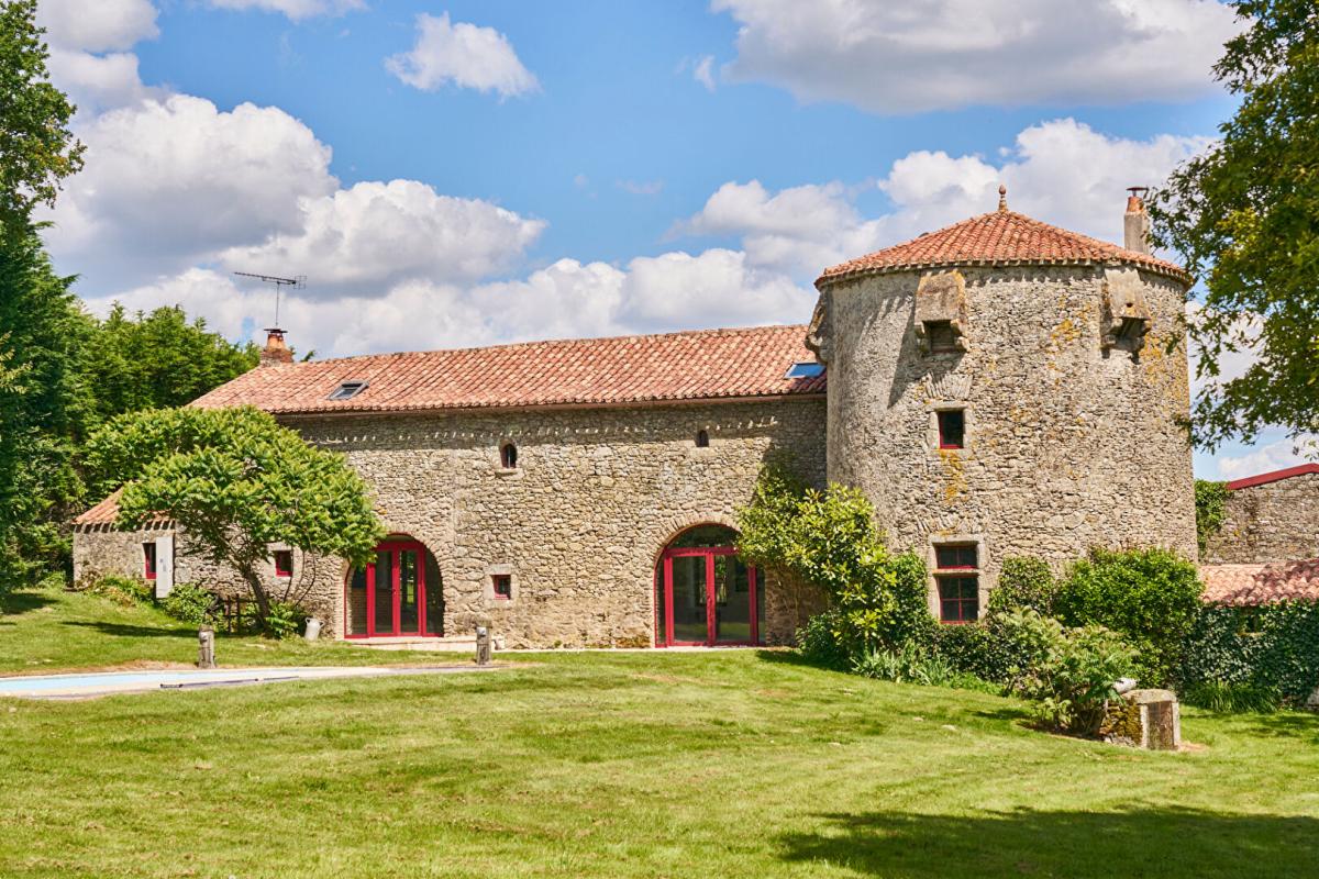 LA GAUBRETIERE Maison de maître La Gaubretiere 8 pièces 208 m2 2