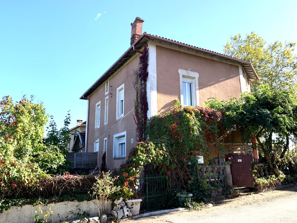 SAUZET Maison de village 240 m², 6 chambres, avec jardin et local commercial 18