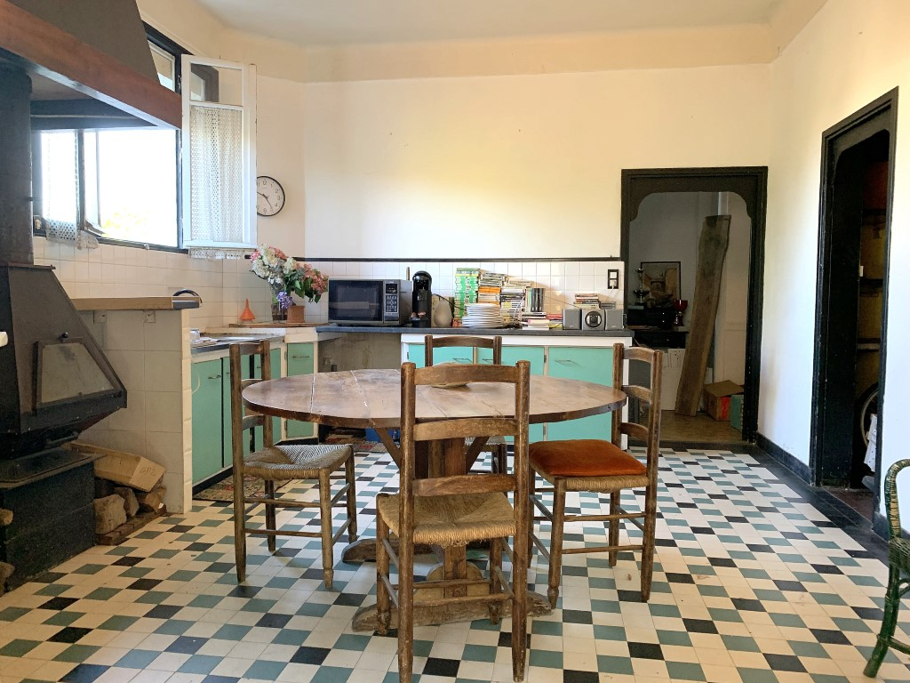 SAUZET Maison de village 240 m², 6 chambres, avec jardin et local commercial 5