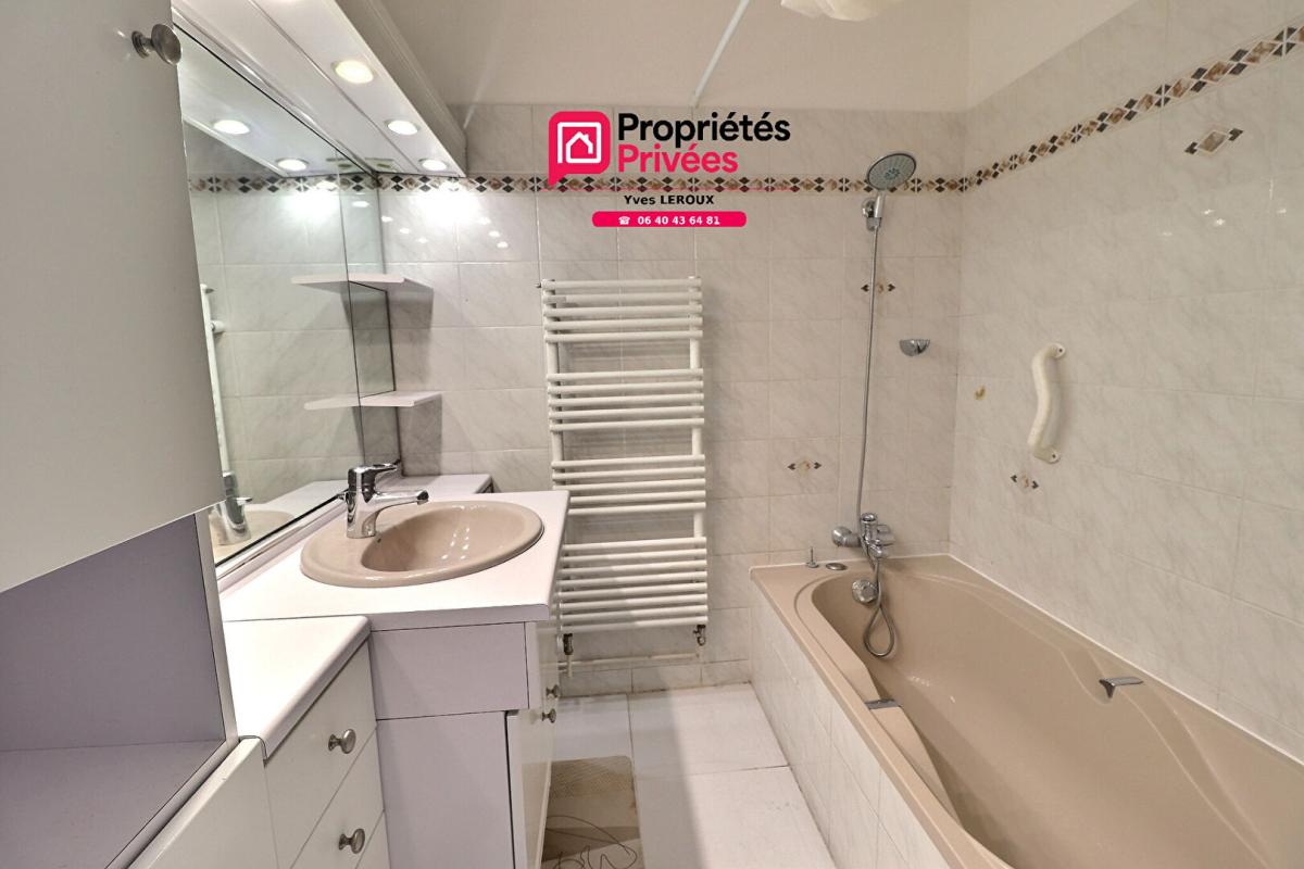 ANNECY Appartement Type 3 73m² traversant avec Balcon sud/Est 5