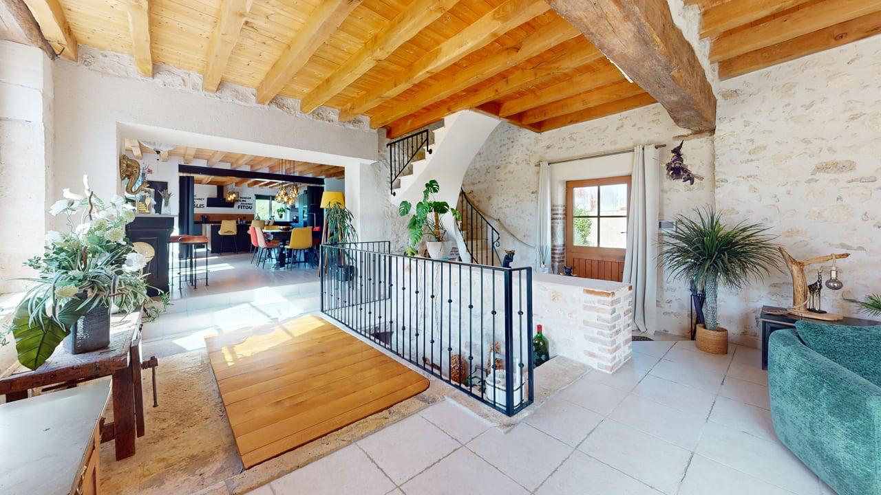 CHAILLES Propriété de caractère 7 pièce(s) 300 m2 1