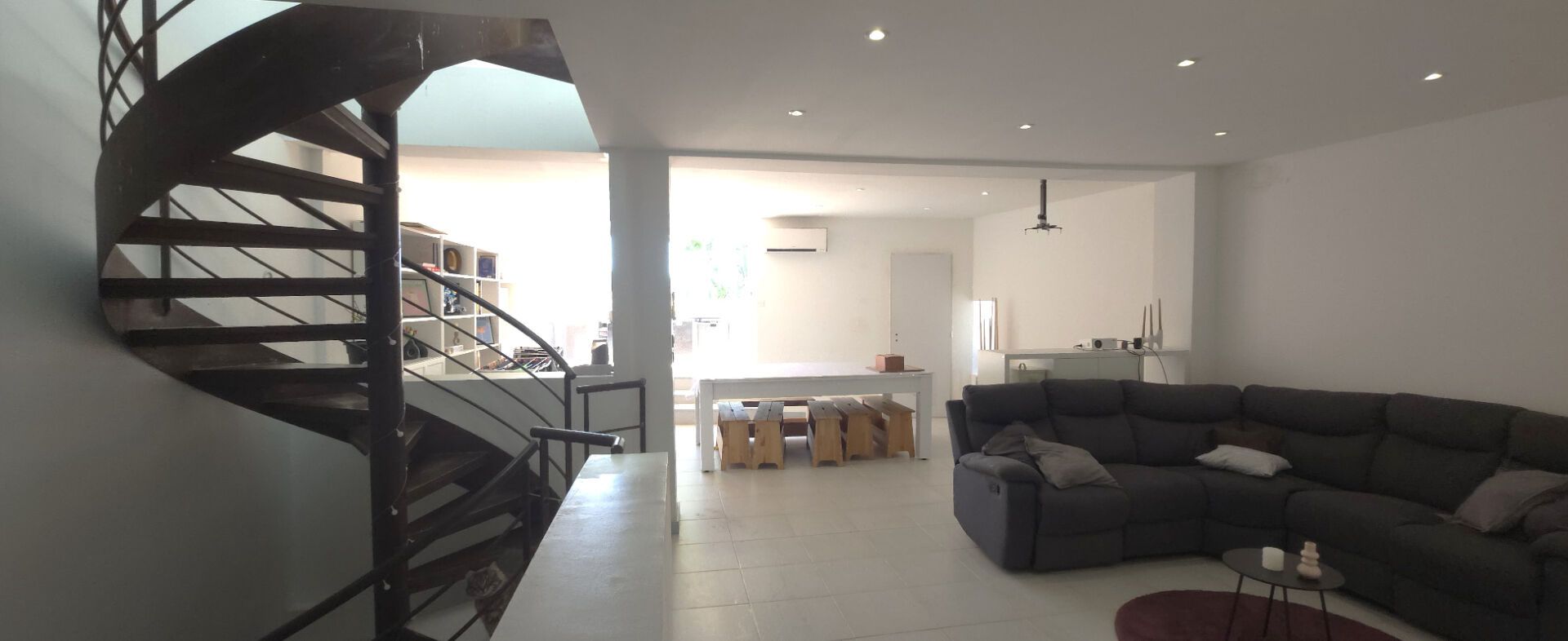 SAINT-ANDRE-DE-ROQUELONGUE INCROYABLE MAISON DE 200 m² AVEC PISCINE INTERIEURE 5
