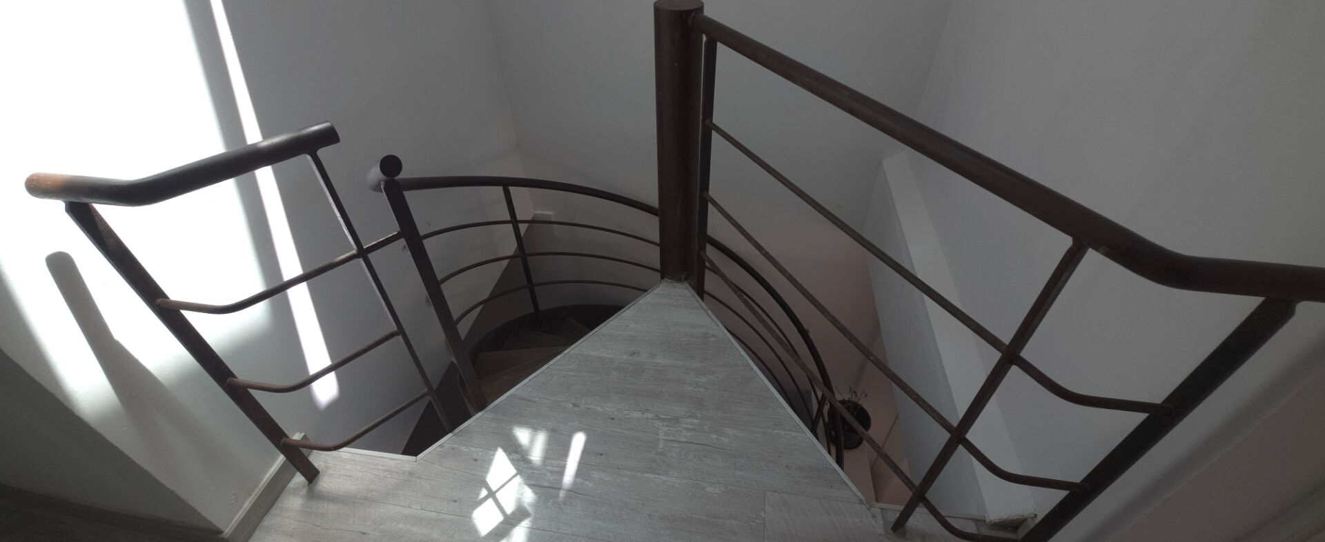 SAINT-ANDRE-DE-ROQUELONGUE INCROYABLE MAISON DE 200 m² AVEC PISCINE INTERIEURE 8