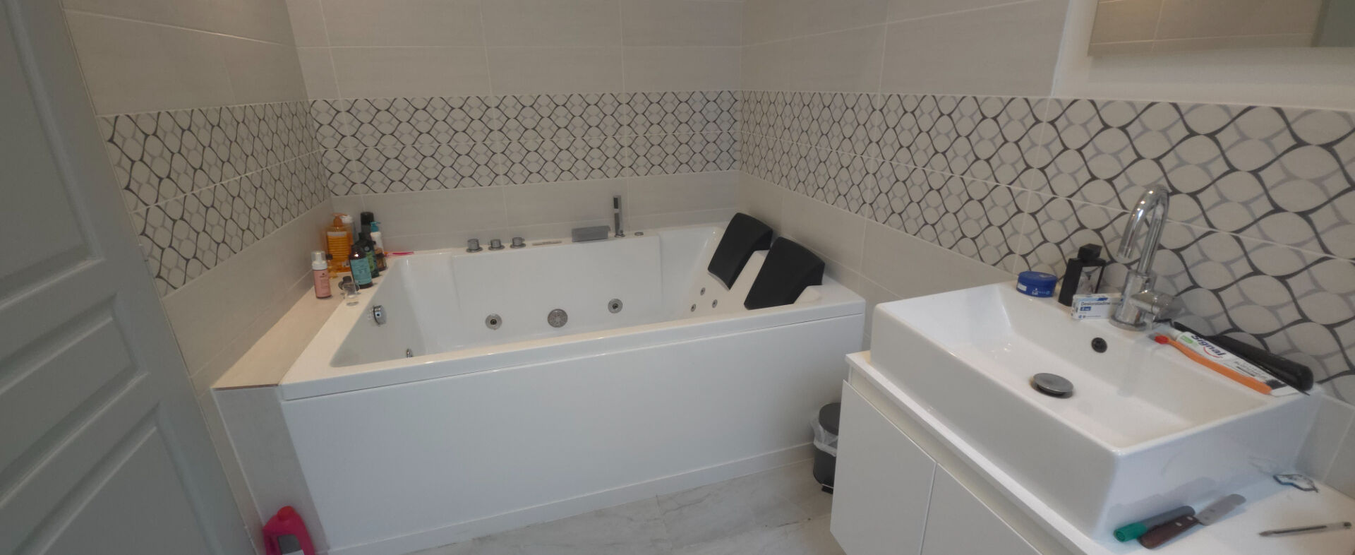 SAINT-ANDRE-DE-ROQUELONGUE INCROYABLE MAISON DE 200 m² AVEC PISCINE INTERIEURE 9