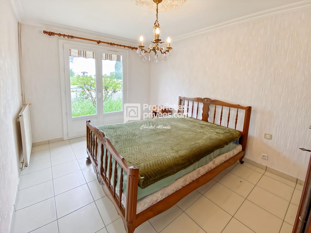 BLANQUEFORT BLANQUEFORT Maison de PLAIN-PIED avec   JARDIN et GARAGE POSSIBILITÉ 3ème CHAMBRE 6