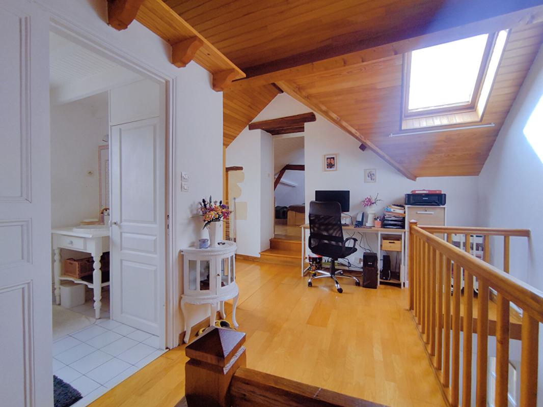 COUSSAY-LES-BOIS Maison de pays Coussay Les Bois 6 pièces 125 m2 10
