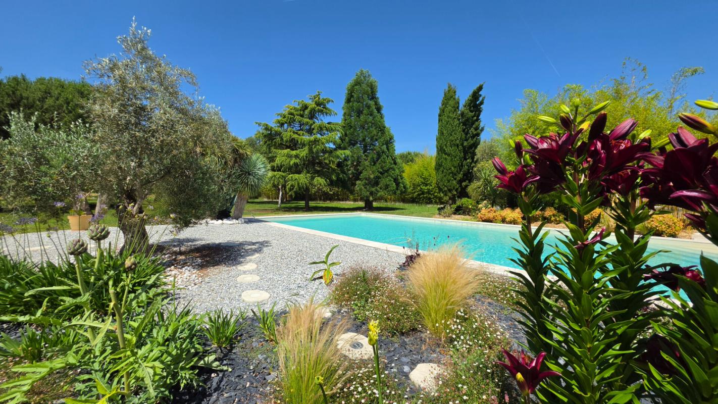 SAINT-MARTIAL-D'ARTENSET Propriété d'exception avec extension contemporaine, parc arboré, piscine et potentiel domaine privé entre Bordeaux et Périgueux 3