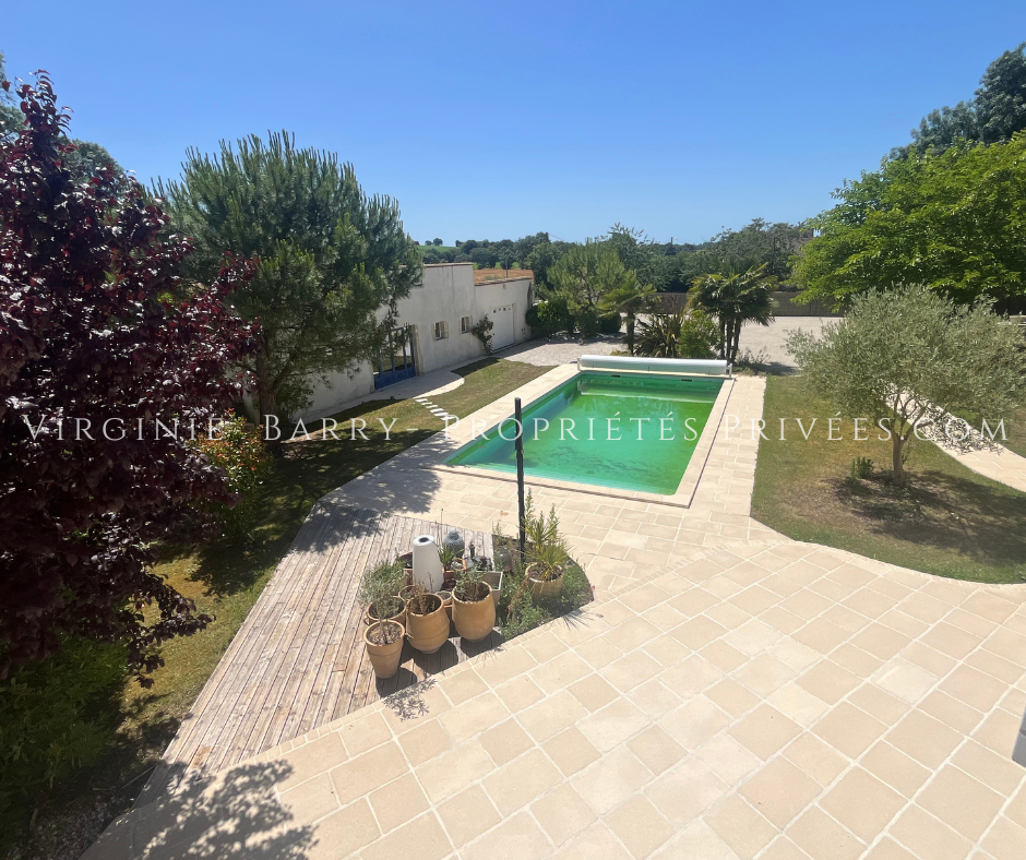 SAINT-CREPIN MAGNIFIQUE MAISON T5 AVEC PISCINE ET DEPENDANCES 17