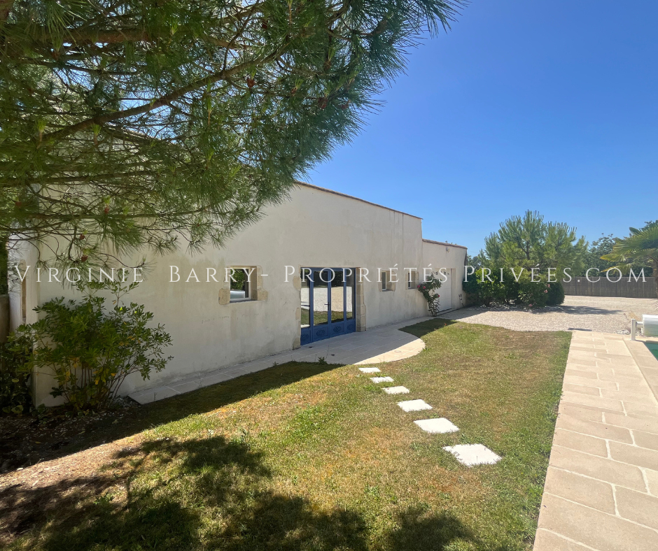 SAINT-CREPIN MAGNIFIQUE MAISON T5 AVEC PISCINE ET DEPENDANCES 18