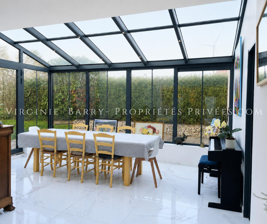 SAINT-CREPIN MAGNIFIQUE MAISON T5 AVEC PISCINE ET DEPENDANCES 3