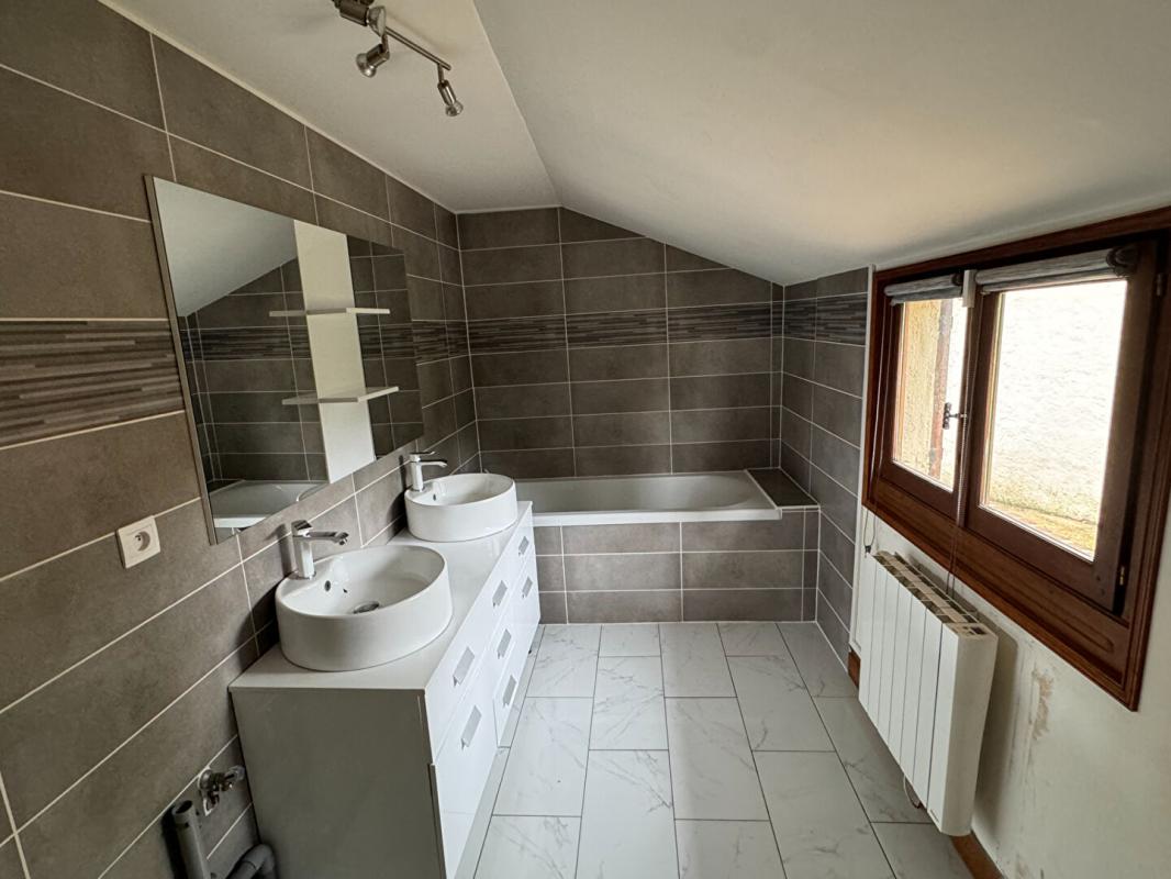 MESNIL-MAUGER Maison Mesnil Mauger 4 pièce(s) 86 m2 5
