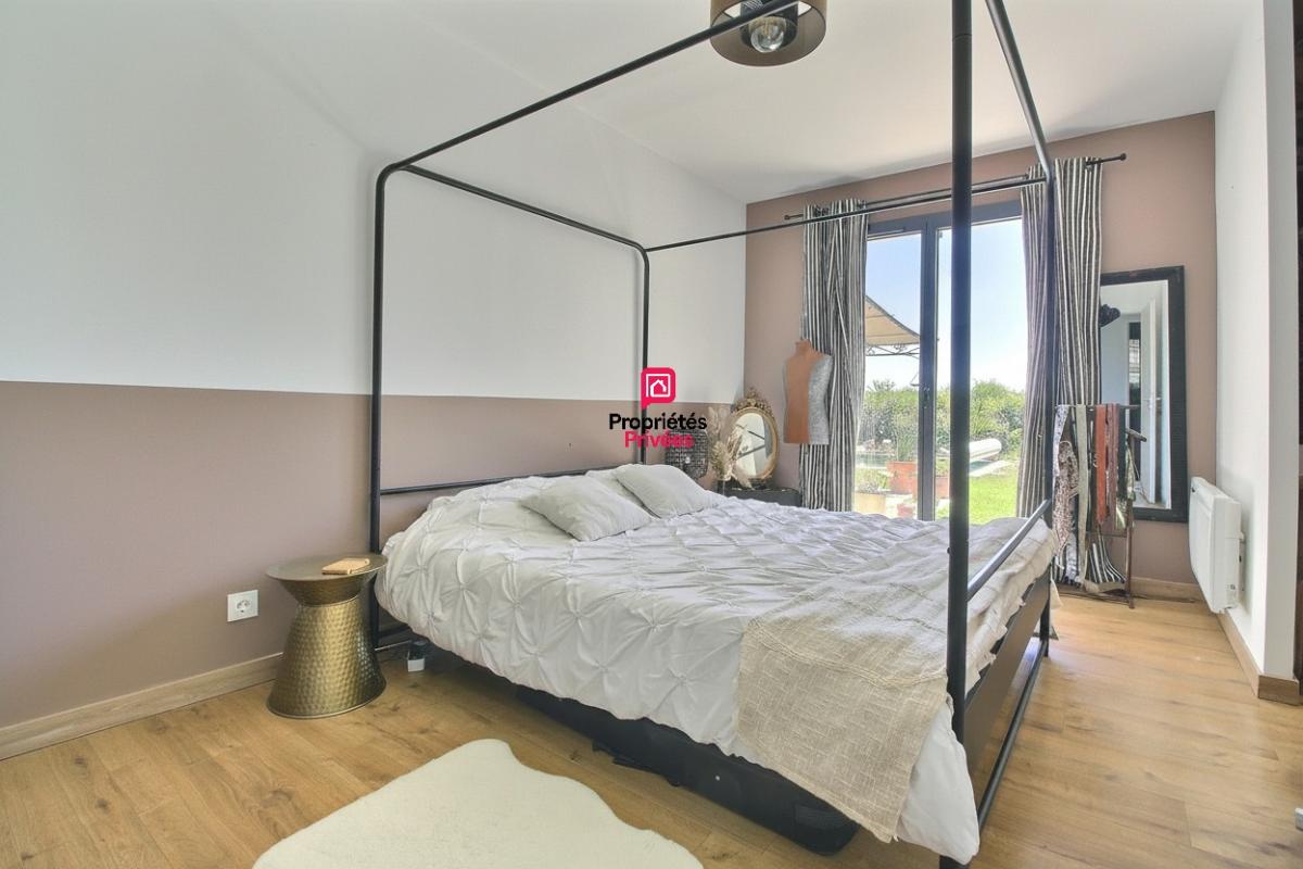 VACQUIERES Maison 127 m² avec 4 chambres + piscine à Vacquières 14