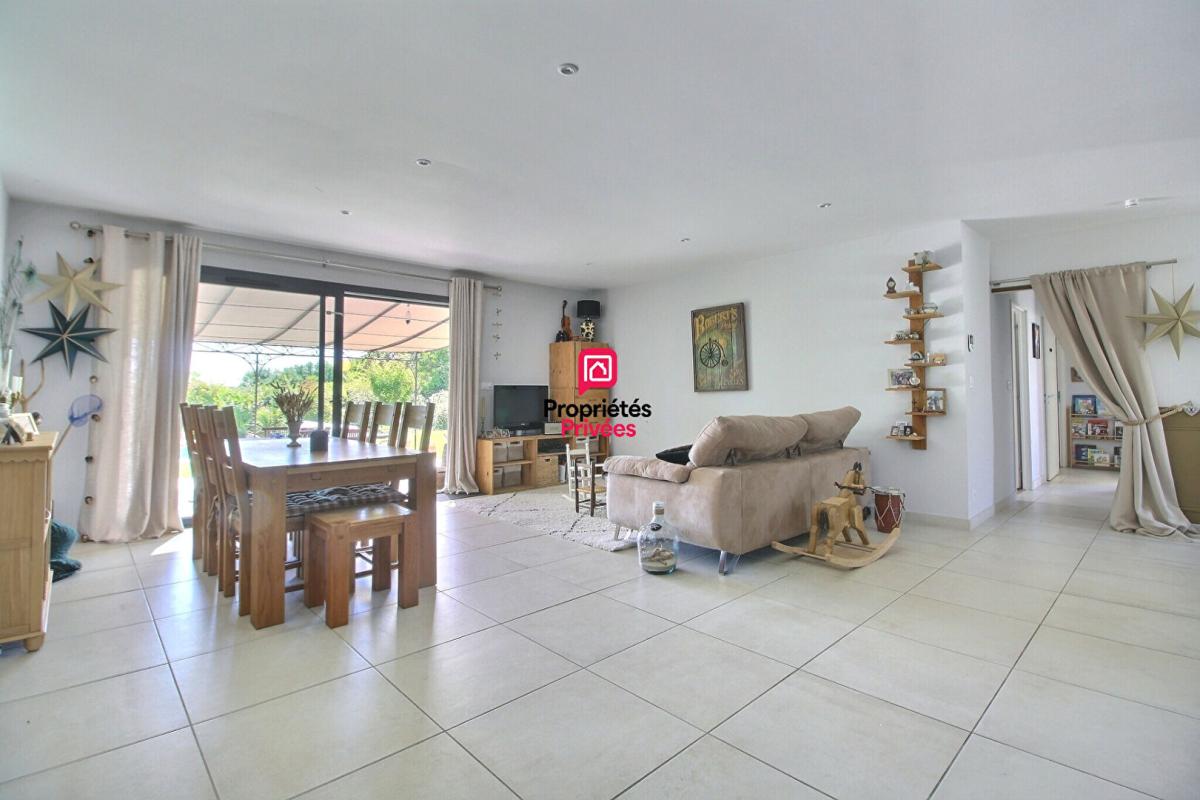 VACQUIERES Maison 127 m² avec 4 chambres + piscine à Vacquières 4