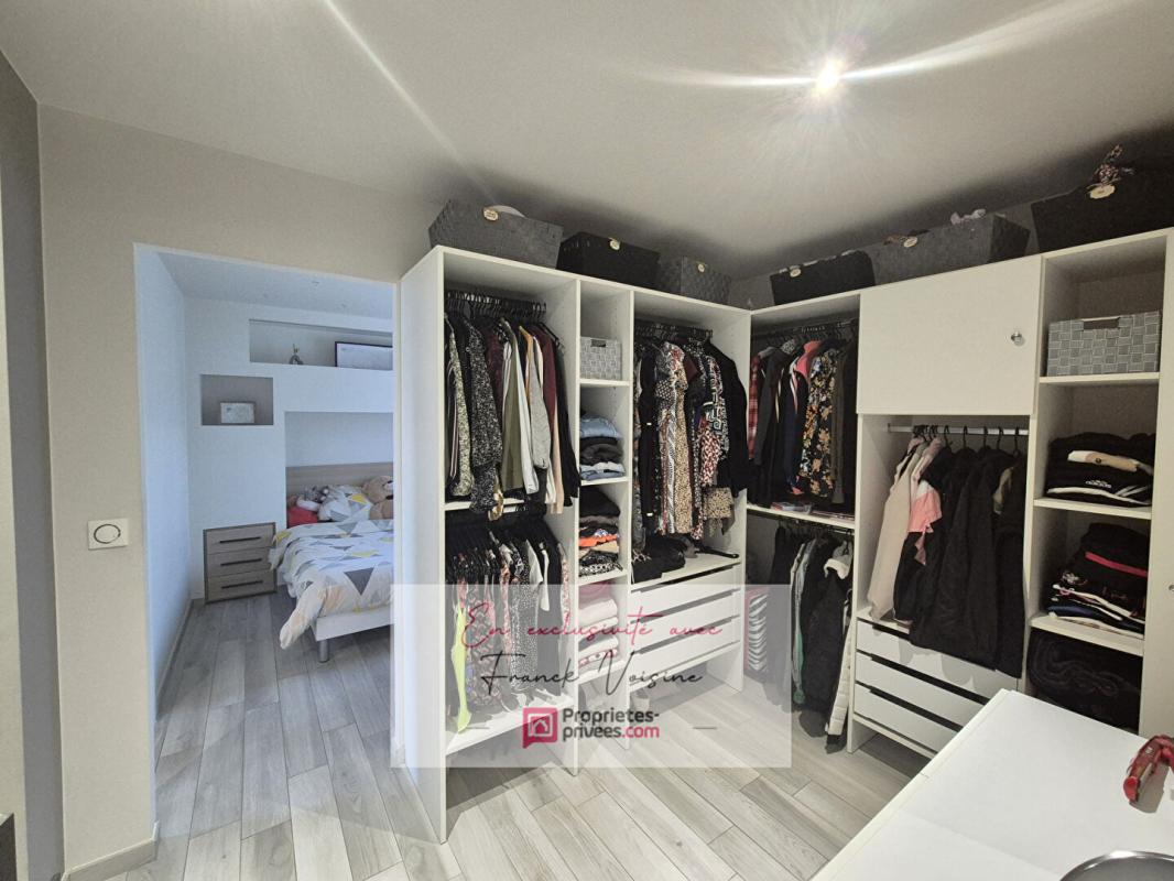 LES EPESSES A VENDRE en Exclusivité aux Epesses, maison de 193 m2 avec 4 chambres sur une parcelle de 753 m2 env 11