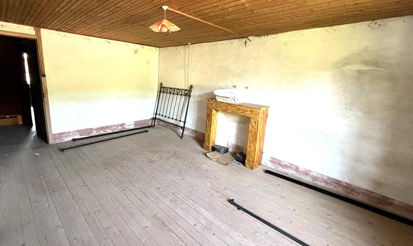LAINS Ancien corps de ferme en pierre à rénover ? Fort potentiel au coeur du Jura 5