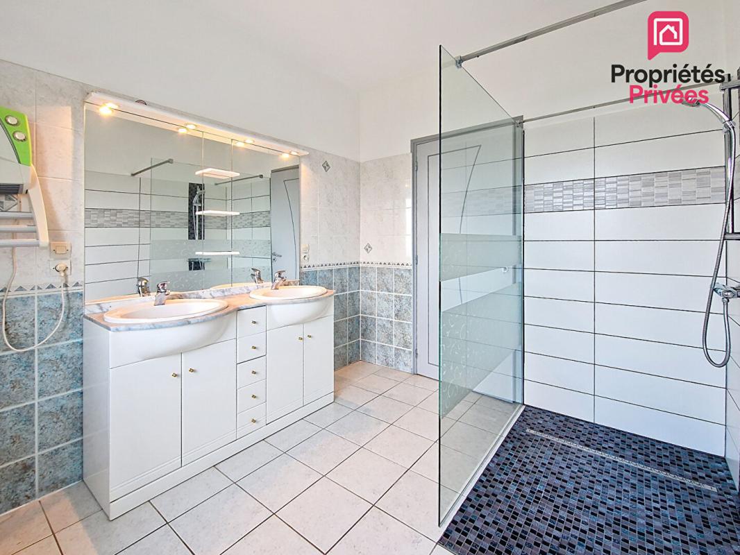 PLOUIGNEAU Maison Plouigneau 10 pièce(s) 218 m2 11