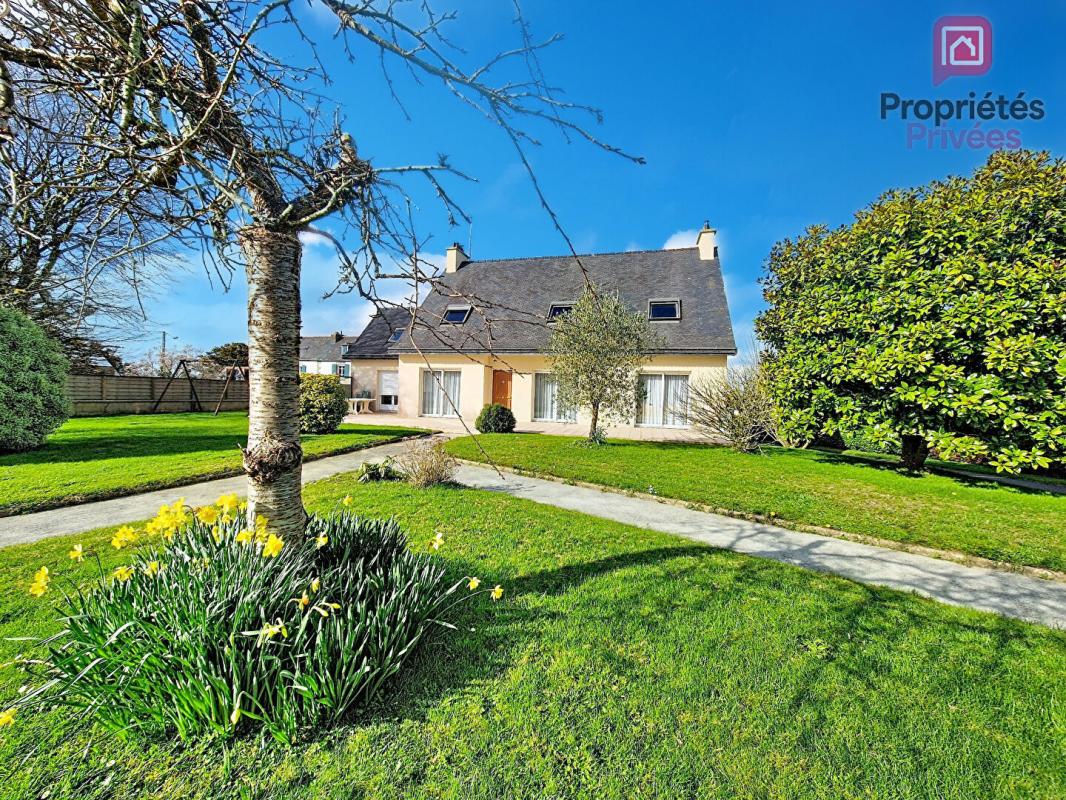PLOUIGNEAU Maison Plouigneau 10 pièce(s) 218 m2 18