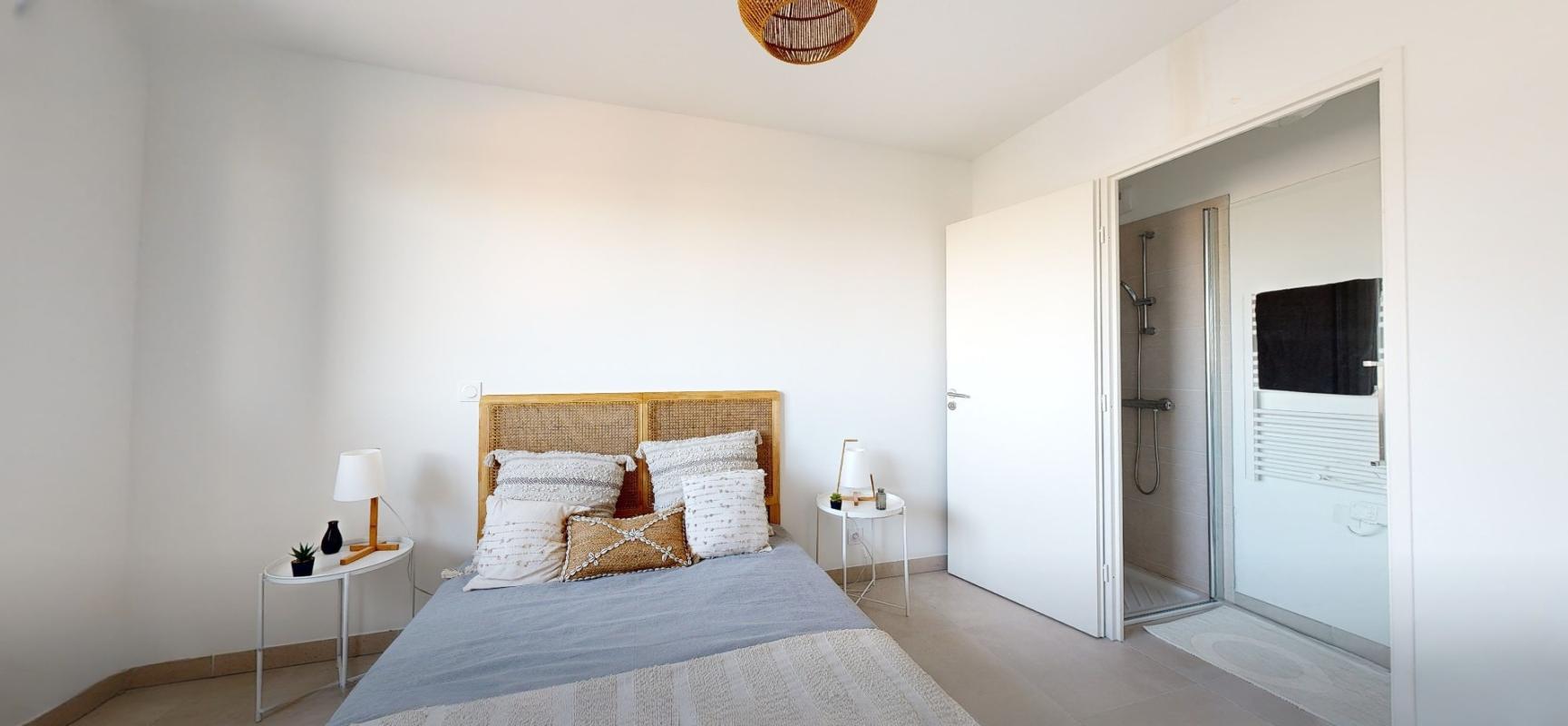 SETE Sète - Face au Bassin de Thau : T4 traversant avec 62 m² de terrasse 4