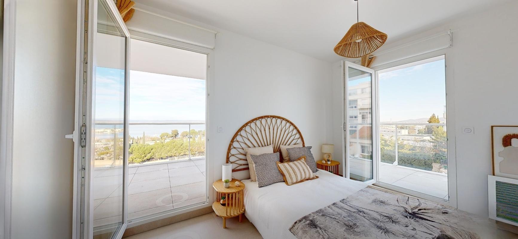 SETE Sète - Face au Bassin de Thau : T4 traversant avec 62 m² de terrasse 5