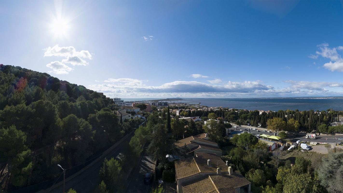 SETE Sète - Face au Bassin de Thau : T4 traversant avec 62 m² de terrasse 9