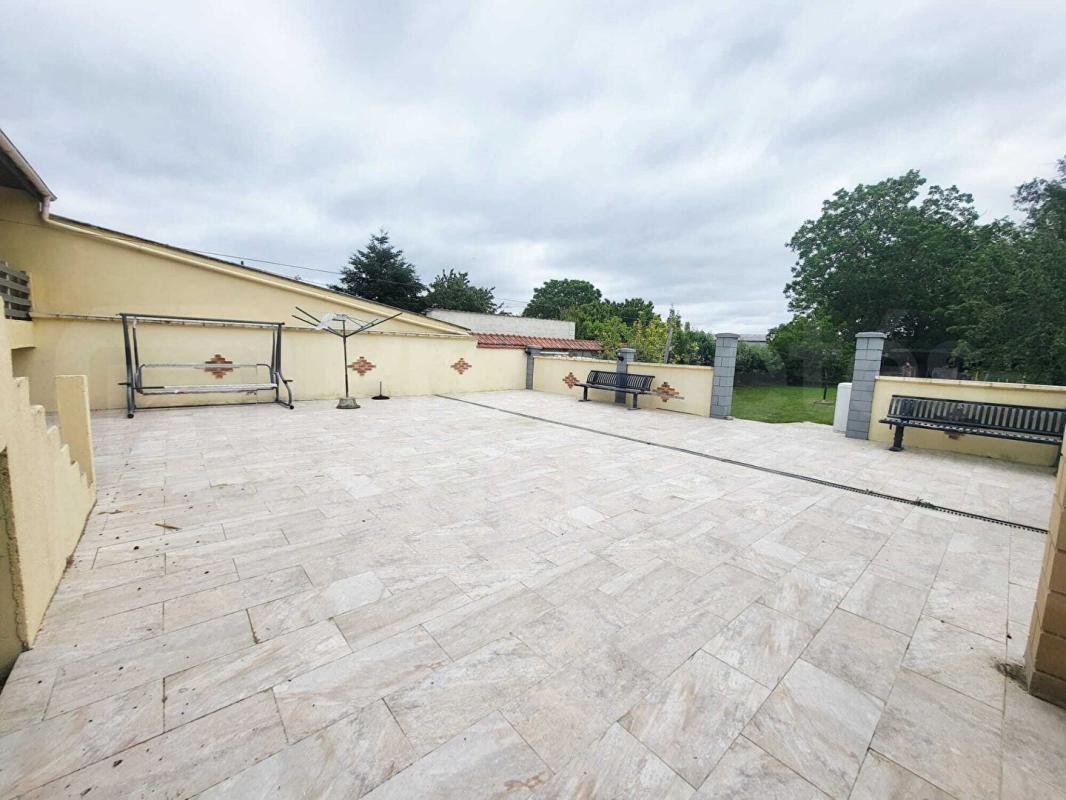 ENGENVILLE Maison sur sous-sol total, 4 chambres et jardin 13