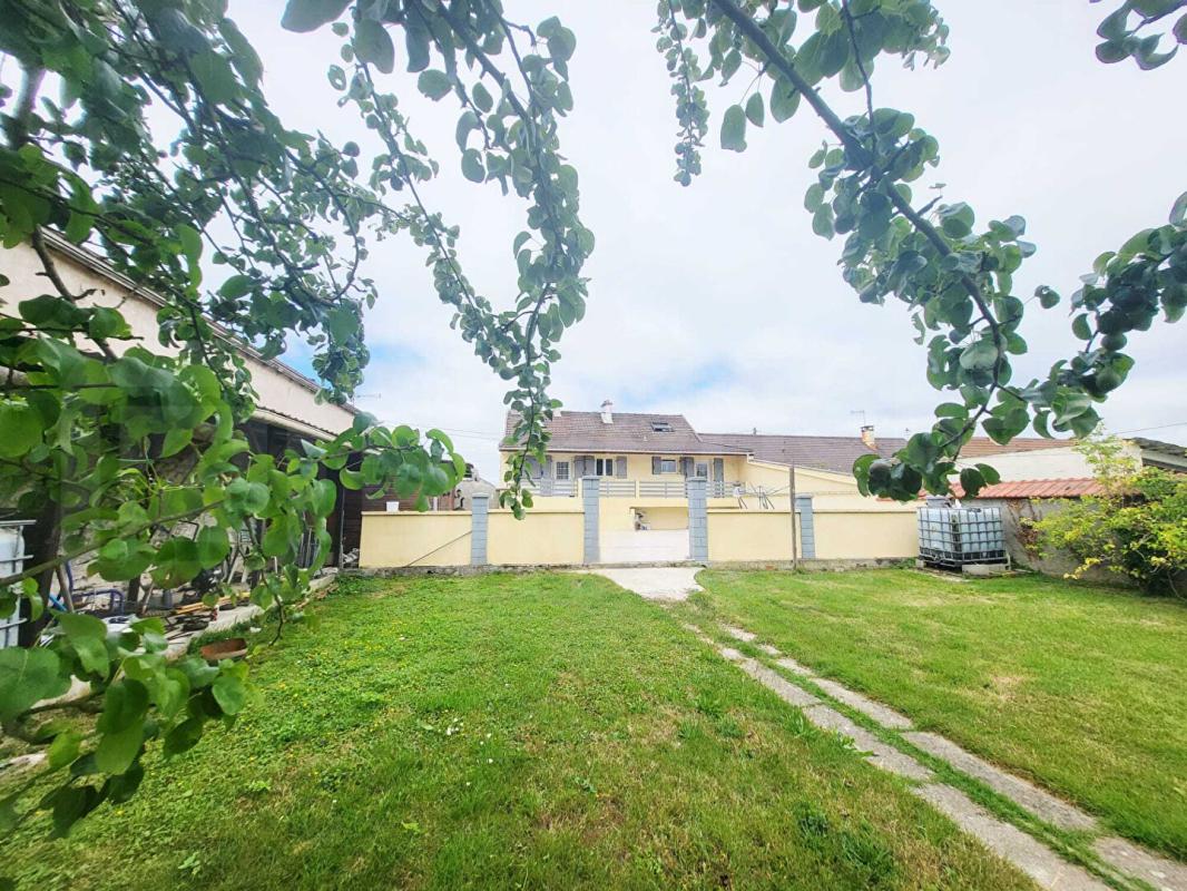 ENGENVILLE Maison sur sous-sol total, 4 chambres et jardin 16