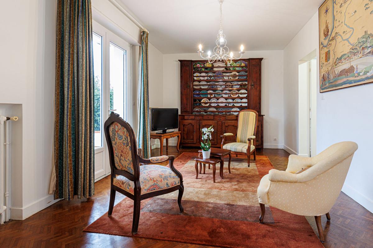 PEYREHORADE Maison d'architecte 6 chambres + appartement indépendant / Spa /Grand parc / Idéal Famille ou Investisseurs. Fort potentiel locatif 7